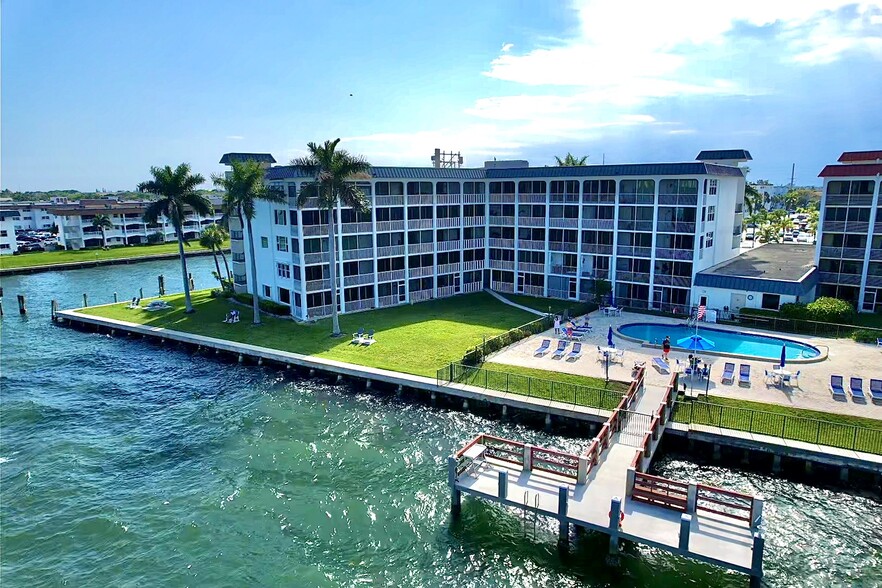 Building Photo - 100 Paradise Harbour Blvd