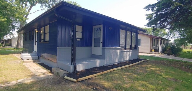 Primary Photo - 8632 Broadway Dr