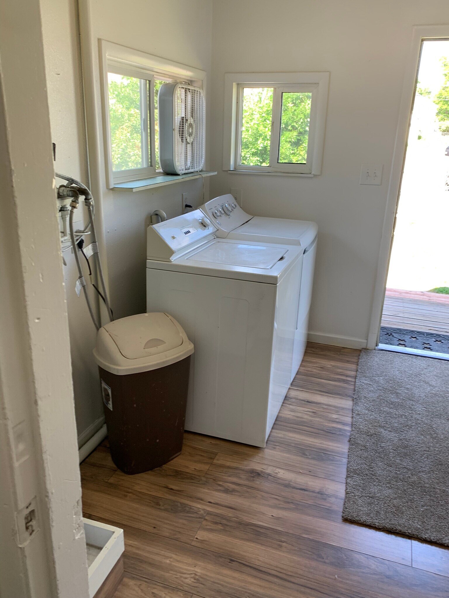 Laundry Room - 2439 9th Ave