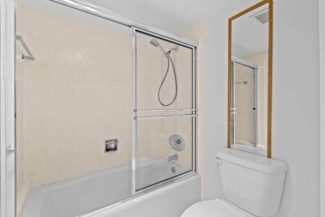 Building Photo - AVAILABLE SOON....Spectacular 2-Bed/2-Bath...