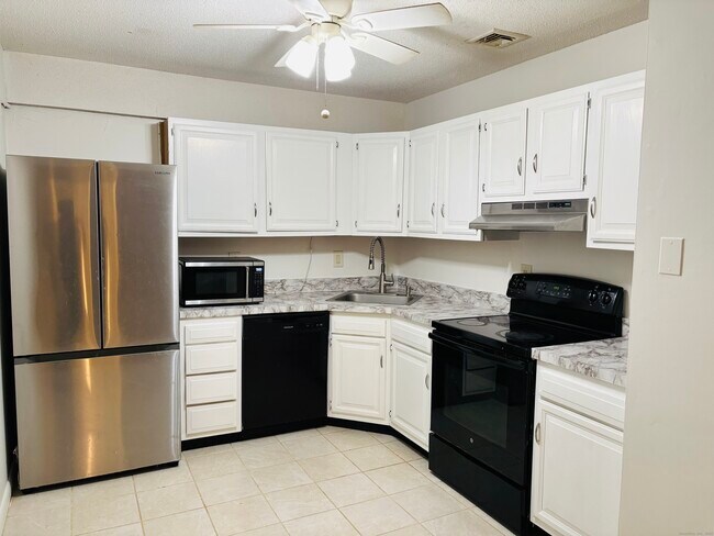 Building Photo - 507 Twin Circle Dr