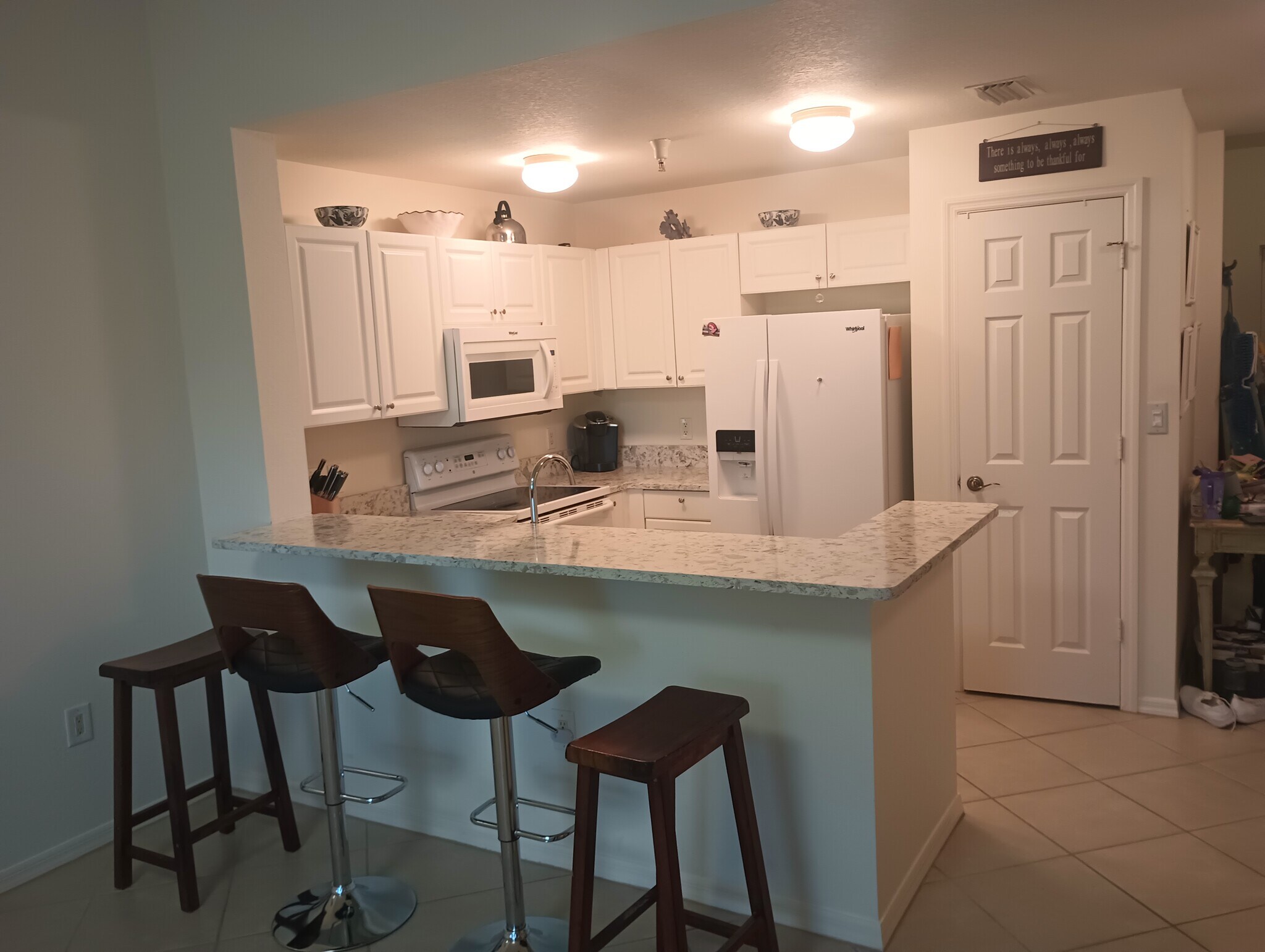 Breakfast Bar - 4510 Botanical Place Cir