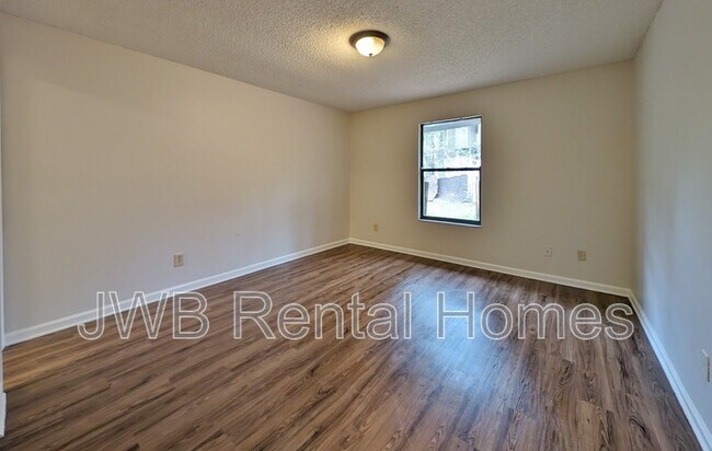 Building Photo - 7635 Indian Lakes Dr