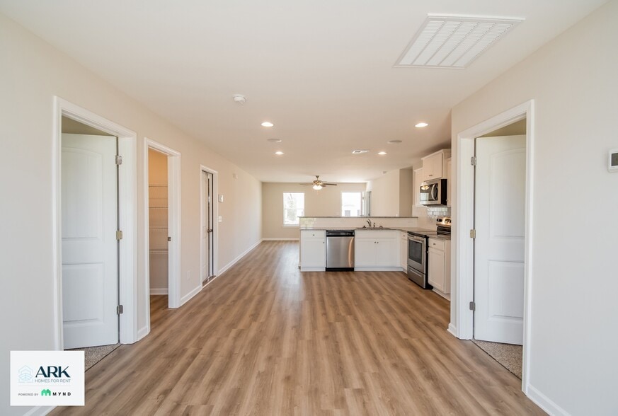 Building Photo - 264 Wahoo Cir