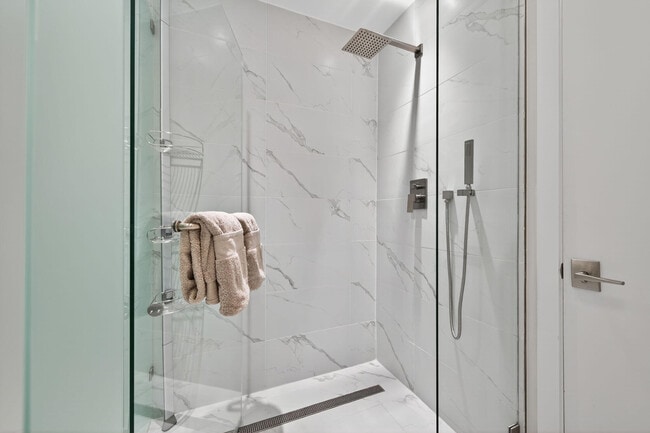 Building Photo - 3100 N Ocean Dr