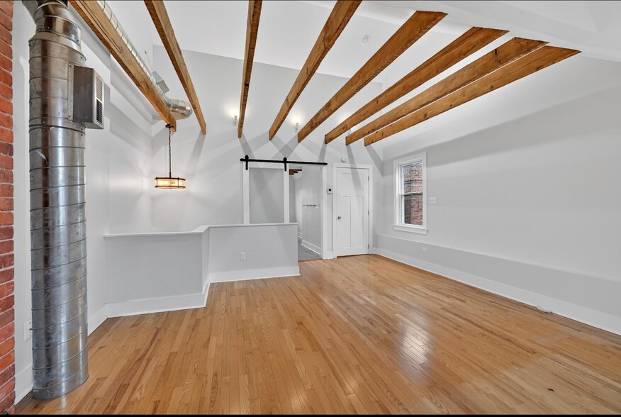 Building Photo - 5549 Columbo St