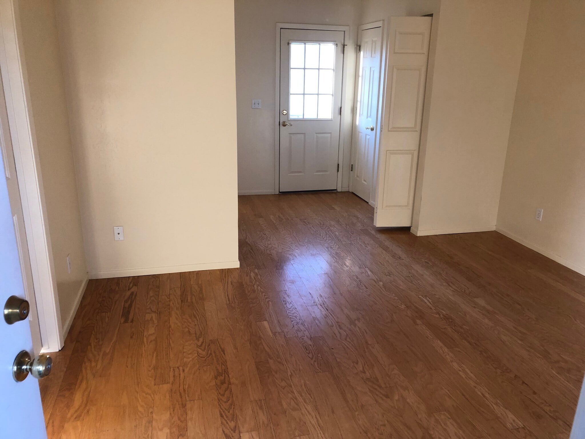 Building Photo - 5645 Oak Ranch Rd