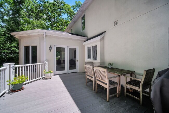 Building Photo - 36W244 Fieldcrest Dr