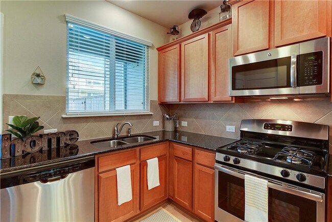 Building Photo - 912 Cannoneer Ln