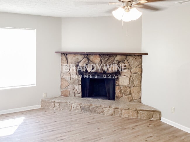 Building Photo - 2119 Blue Creek Ct