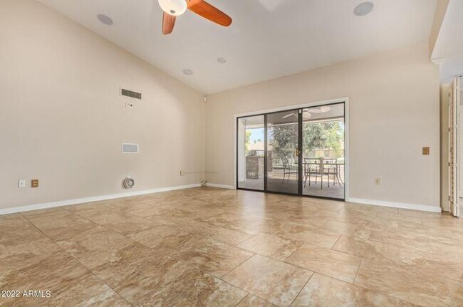 Building Photo - Your Oasis Awaits!