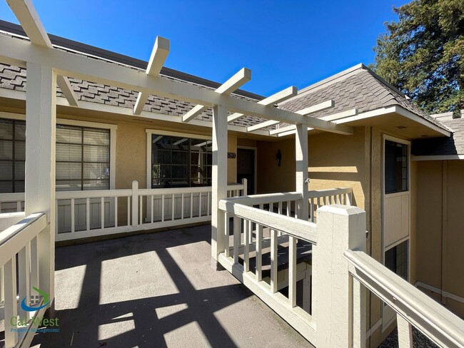 Building Photo - $2,695 - 2 Bed/2 Bath Retirement Resort Li...