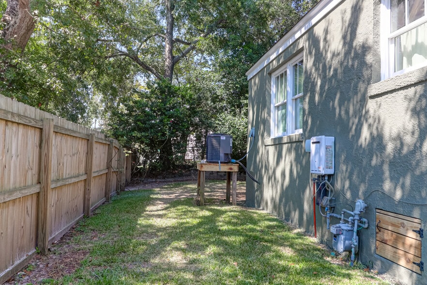 Building Photo - 1 Darlington Ave