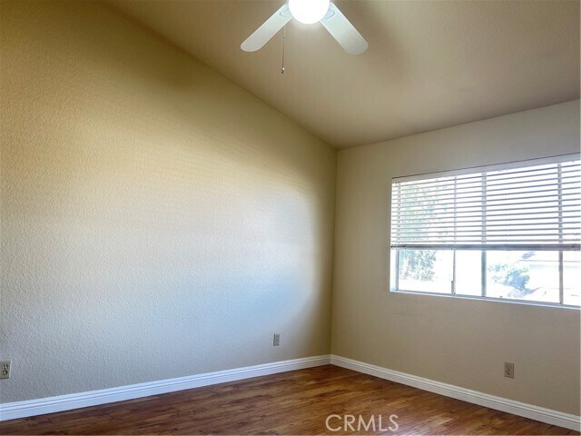 Building Photo - 567 Springbrook N