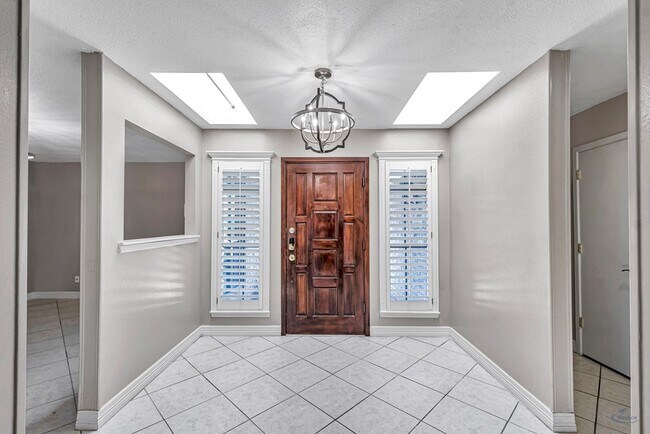 Building Photo - 1800 W 23rd St