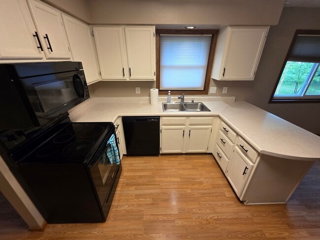 Building Photo - 3114 Kilbourne Ave
