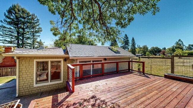 Building Photo - 7470 Mirabel Rd