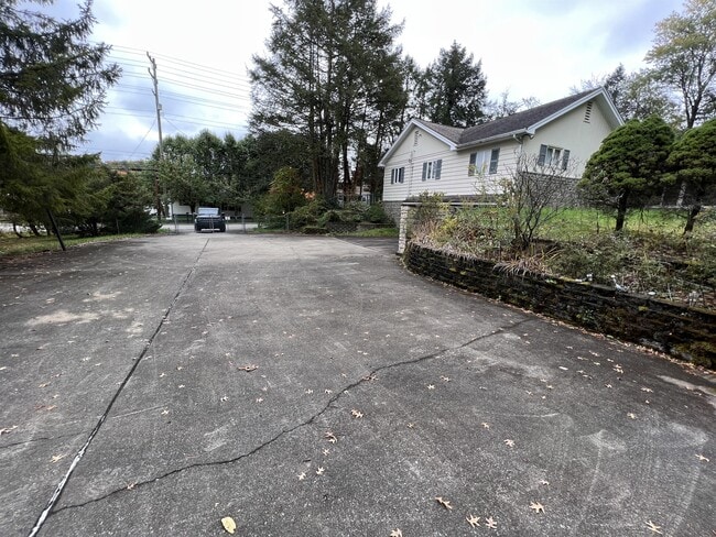 Building Photo - 3329 Collins Ferry Rd