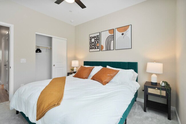 Building Photo - 16601 N Parkview Pl