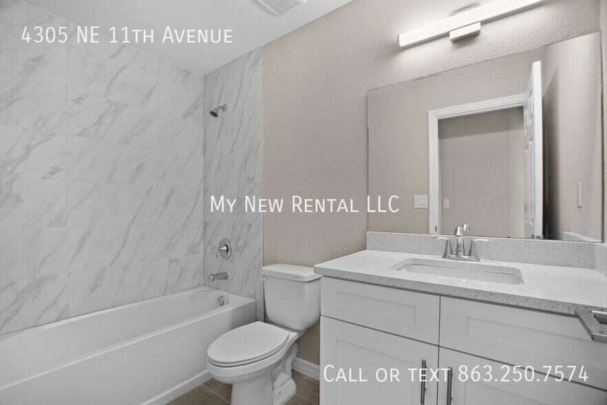 Building Photo - 4305 NE 11th Ave