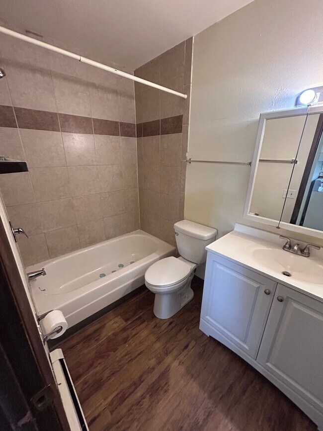 Building Photo - Dartmouth133 (KC-AM)