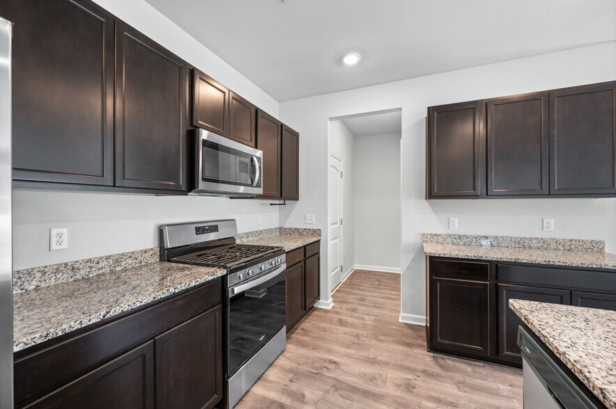 Building Photo - 7277 Sunny Parks Dr