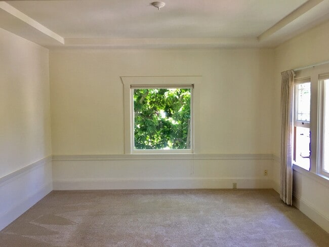 Building Photo - 733 Haddon Pl