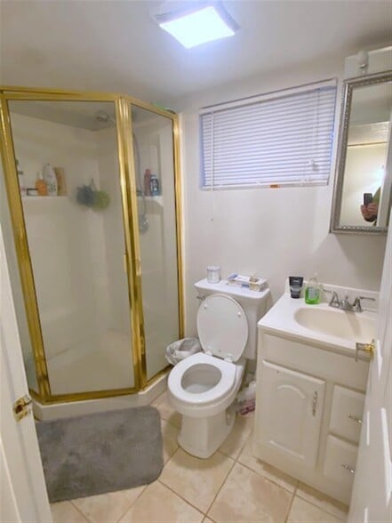 Building Photo - 519 Main St