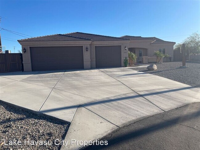 Building Photo - 2946 Bonita Ln