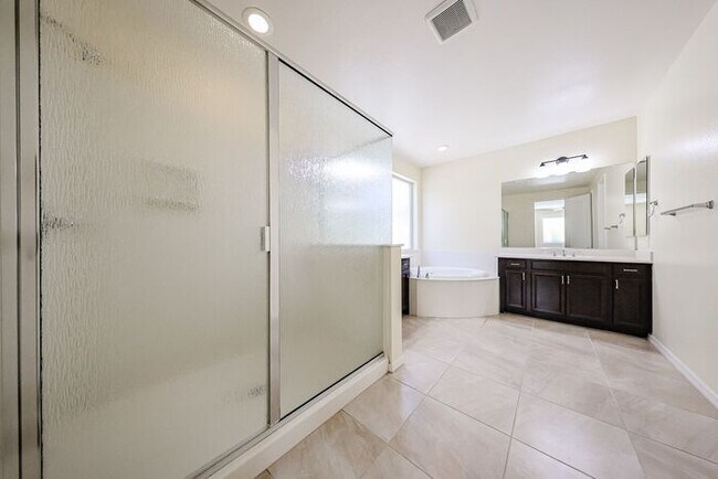 Building Photo - Stunning home located in the heart of Chandler, AZ!