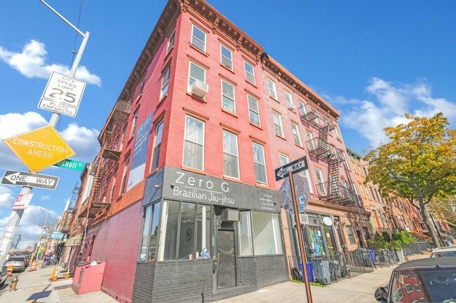 Building Photo - 639 Hicks Street