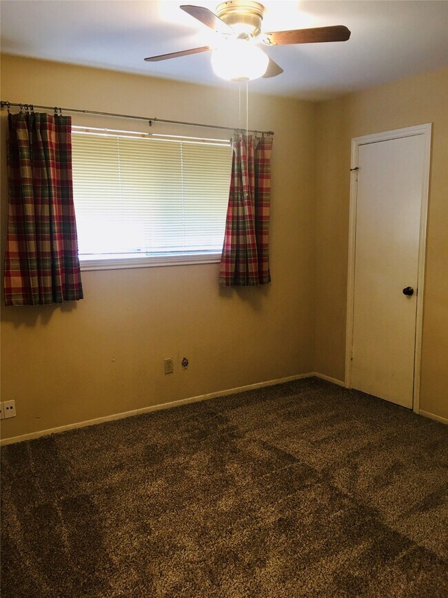 Building Photo - 16406 Moary Firth Dr