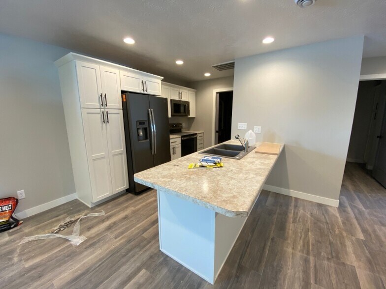 Building Photo - 2920 Sportsmans Dr