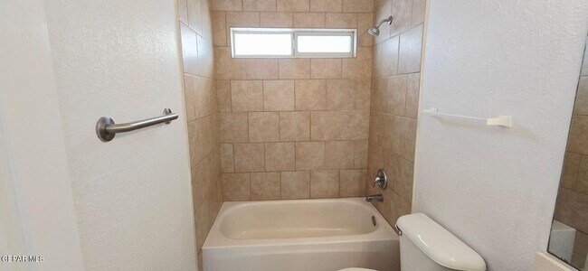 Building Photo - 7123 Oval Rock Dr