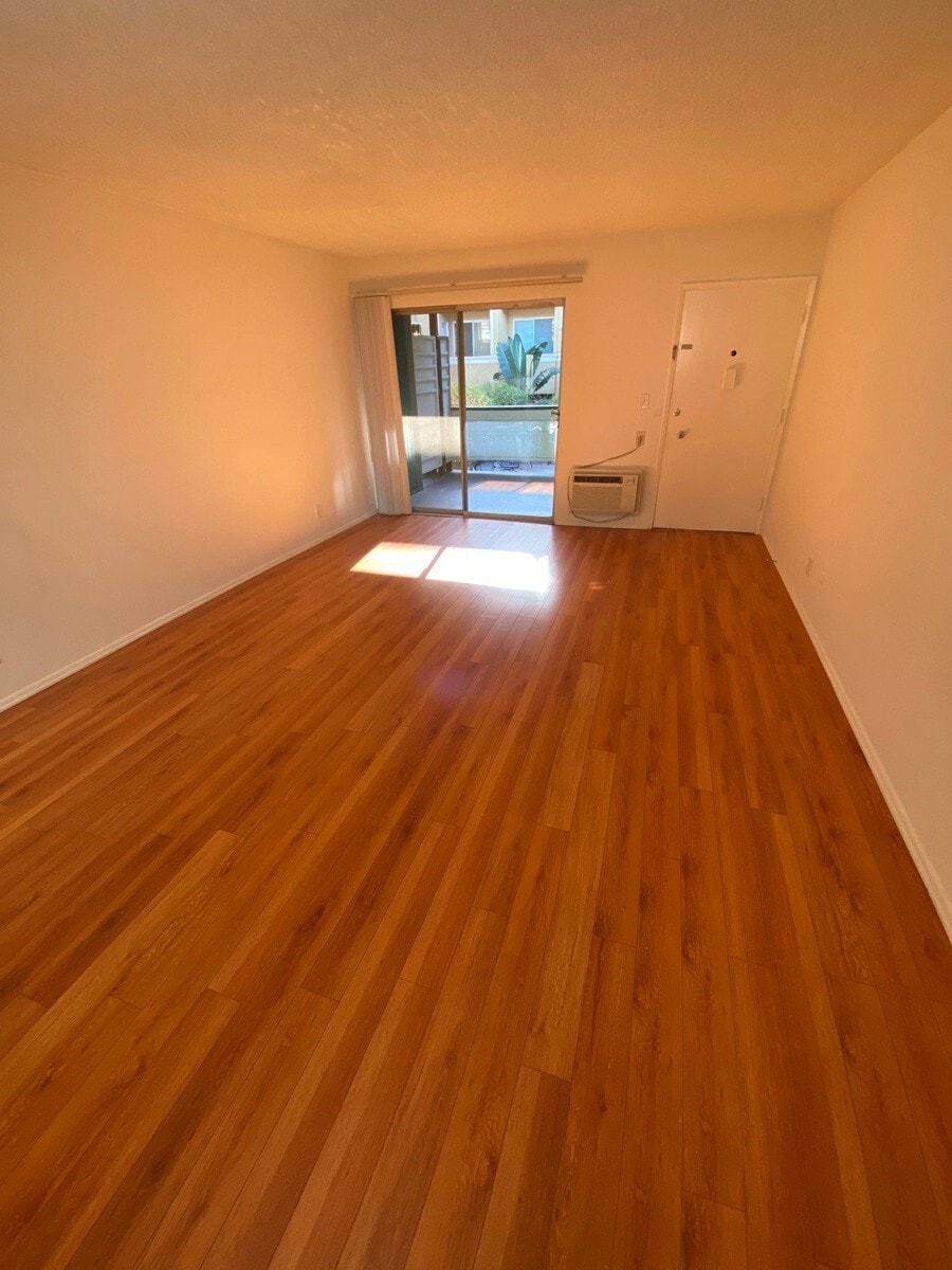 Building Photo - 1824 Manning Ave