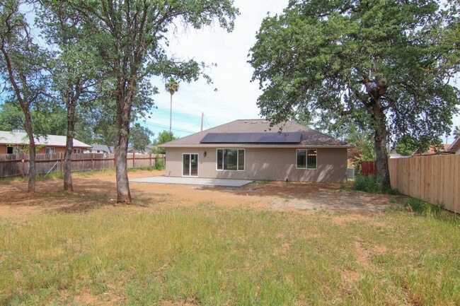 Building Photo - Newly Constructed 3 Bedroom Home!
