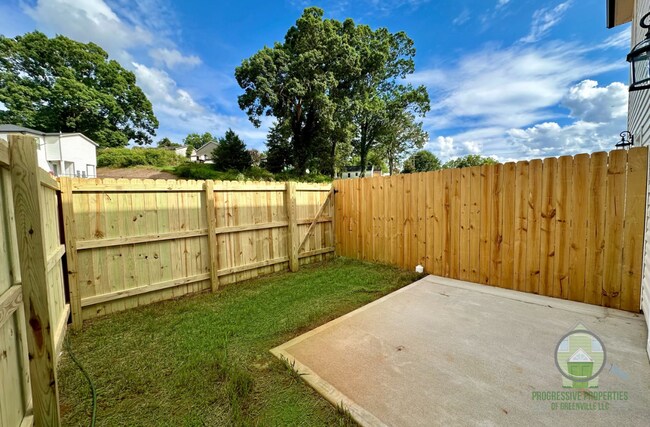 Building Photo - 223 Liberty Dr