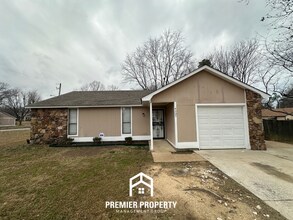 Building Photo - Charming 3BR Memphis Home with Garage, Open Kitchen & Fenced Backyard