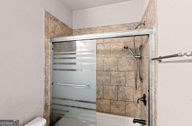 Building Photo - 7850 Laurel Crest Dr