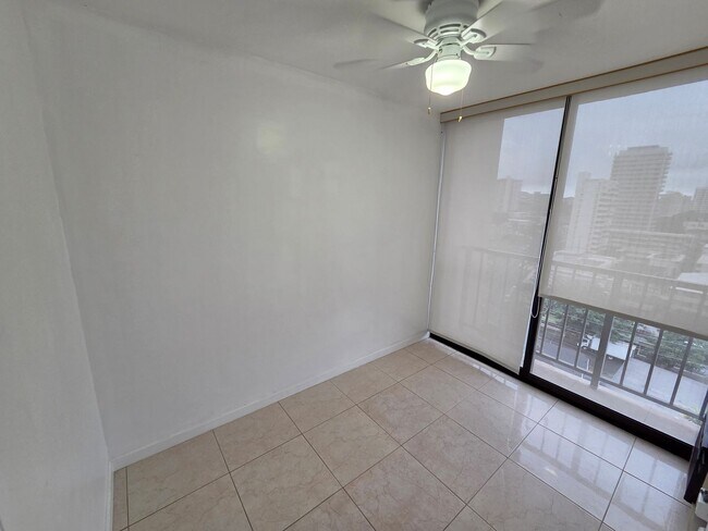 Building Photo - Wilder At Piikoi Spacious 1 Bedroom, 1 Bath & 1 Parking Stall.