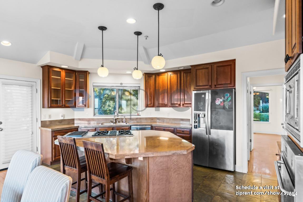 Building Photo - 135 Montalvo Rd