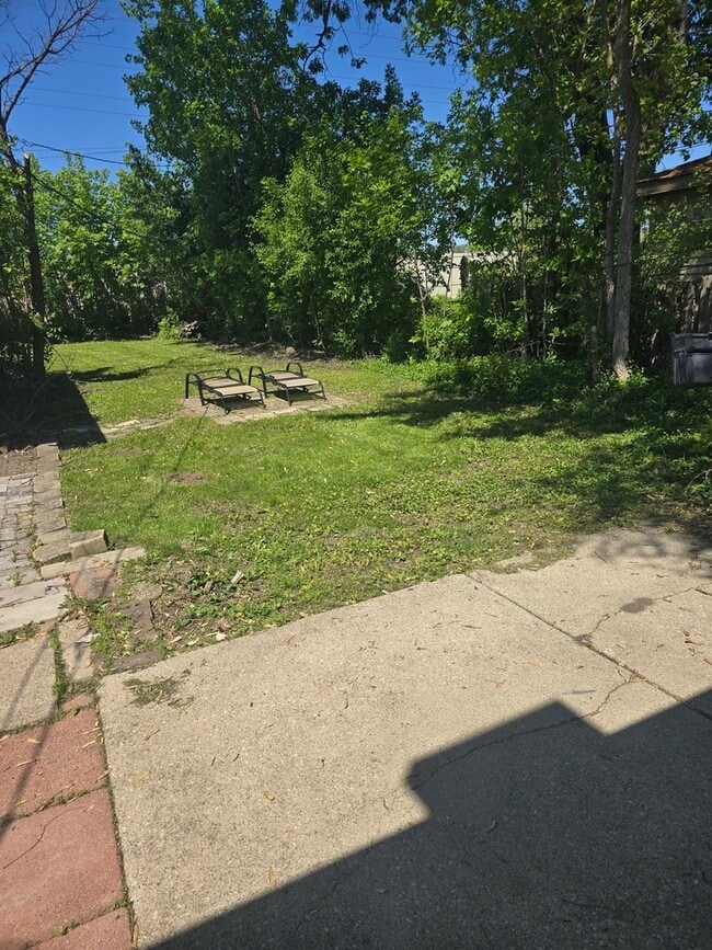 Building Photo - 1436 Beach Ave