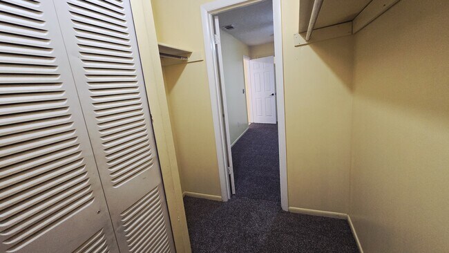 Building Photo - 1715 Bentley Blvd