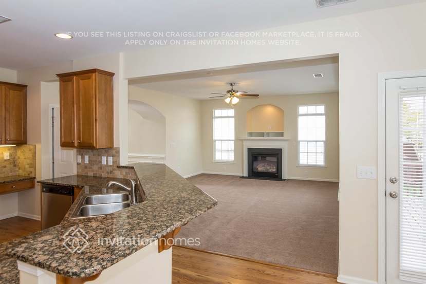 Building Photo - 9822 Edinburgh Ln