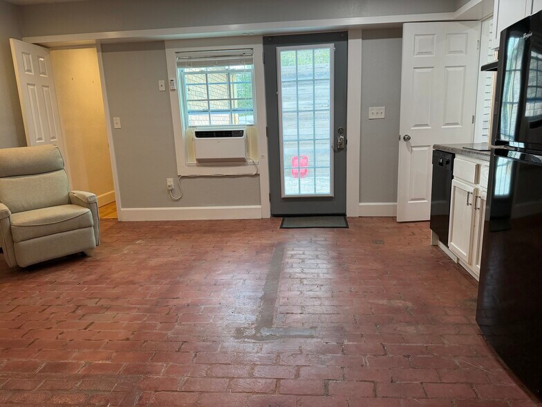 Building Photo - 12609 Cowboy Ln