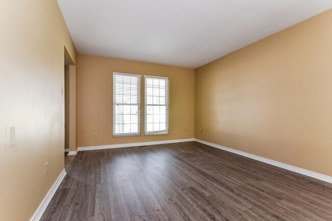 Building Photo - 7551 Rogers Dr