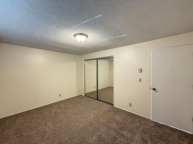 Building Photo - 6374f