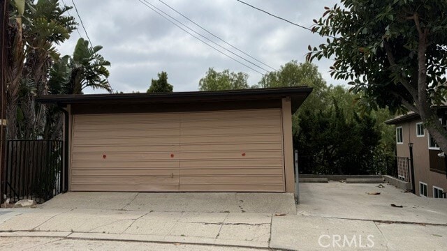 Building Photo - 2202 Fair Oak View Ter