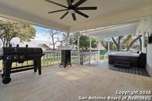 Building Photo - 107 Oak Crest