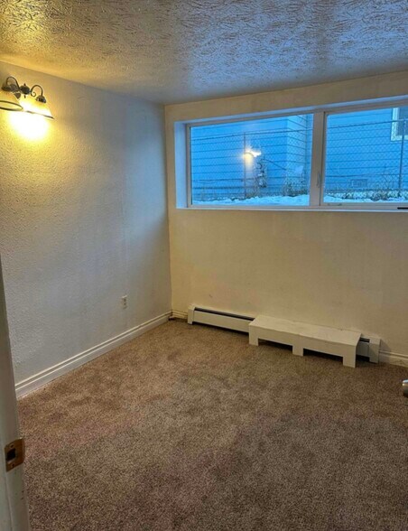 Building Photo - 4027 E 8th Ave